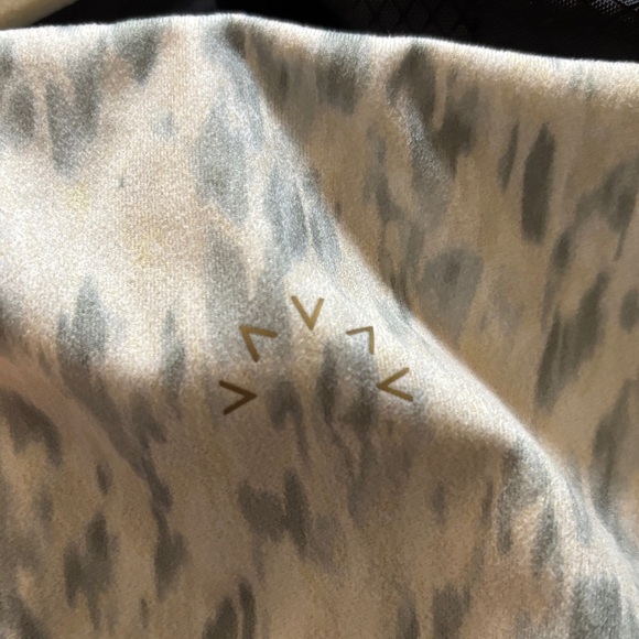 Varley White and Gray Patterned Leggings - Picture 4 of 5